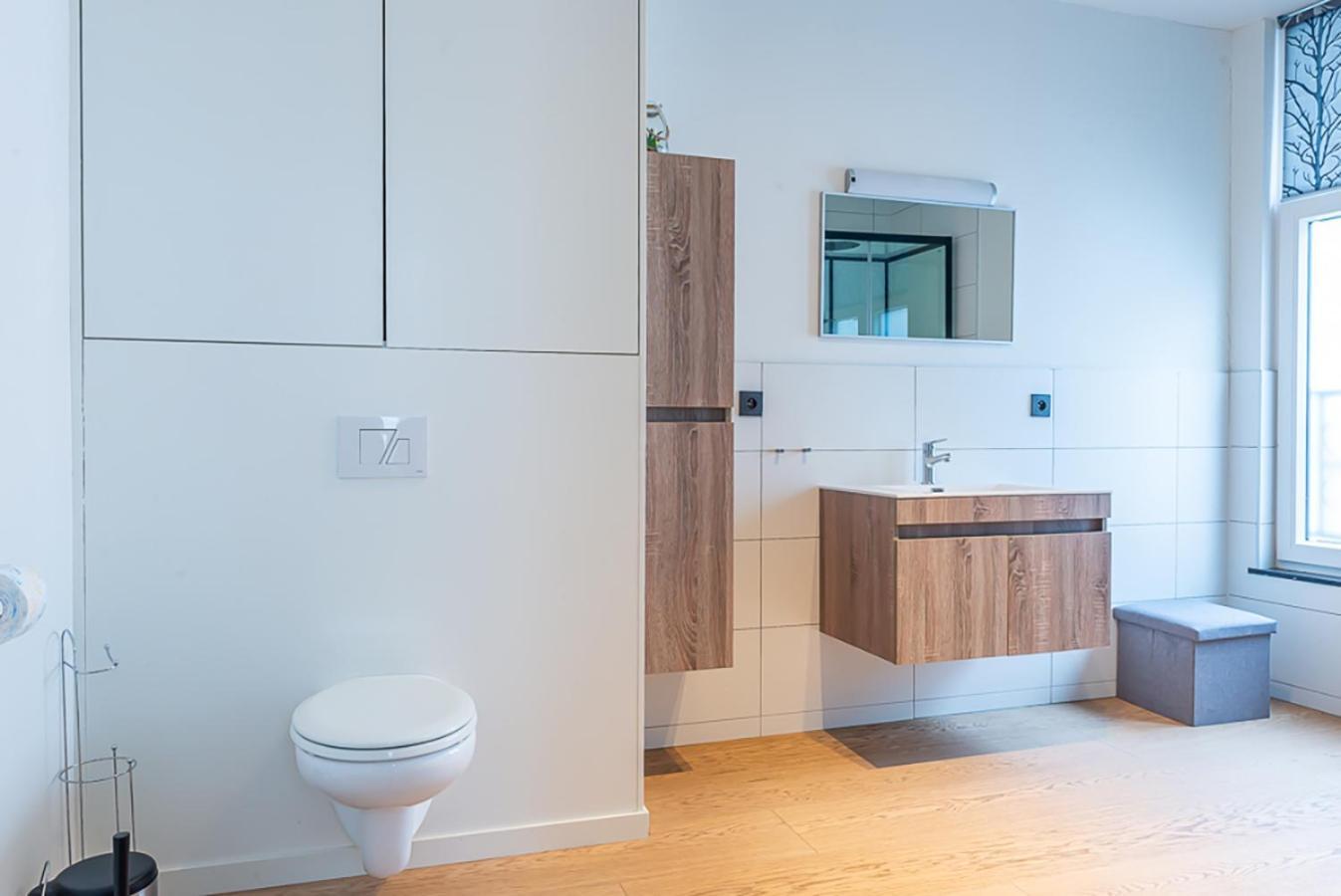 Guesthouses By Hotel Van Eyck Maaseik Esterno foto