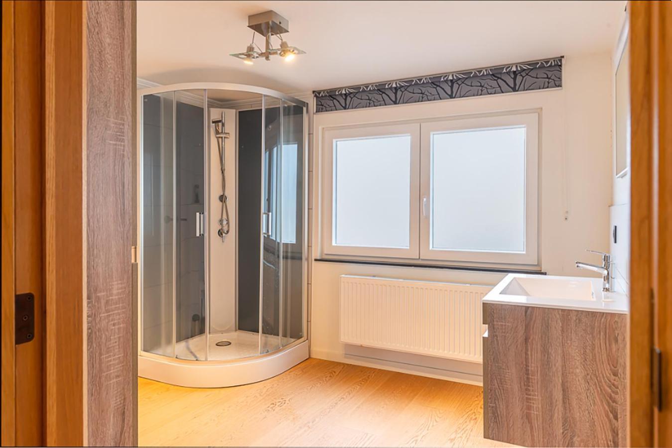 Guesthouses By Hotel Van Eyck Maaseik Esterno foto