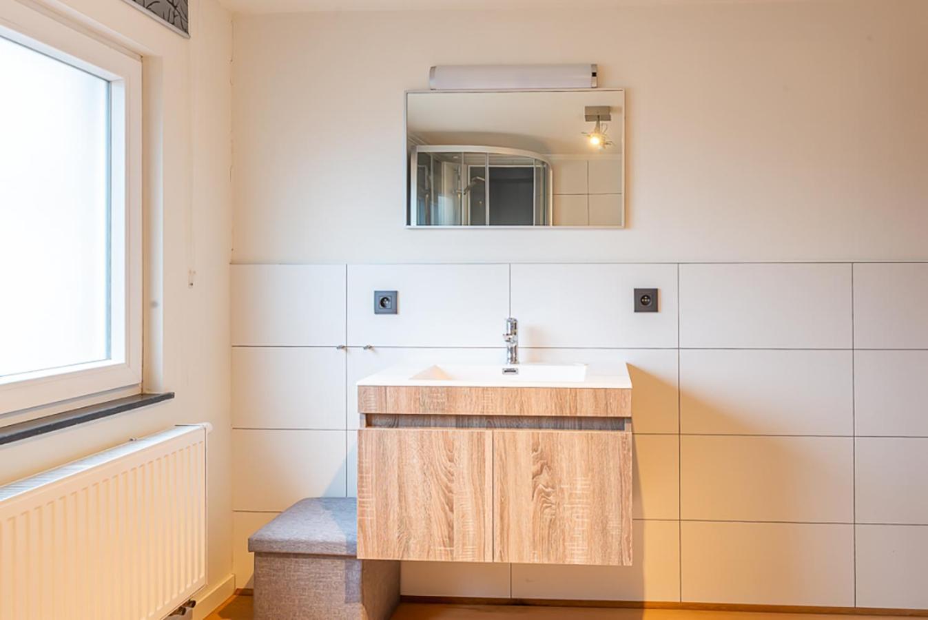 Guesthouses By Hotel Van Eyck Maaseik Esterno foto